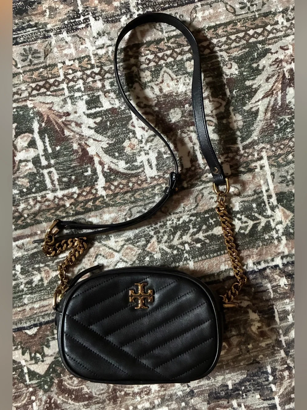 AUTHENTIC Tory Burch Kira Black Quilted Leather Crossbody – $225